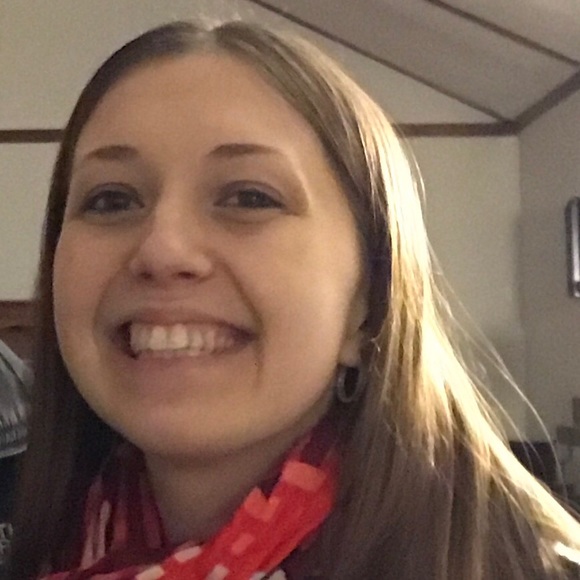 Meet your Posher, Michelle - Picture 2 of 2